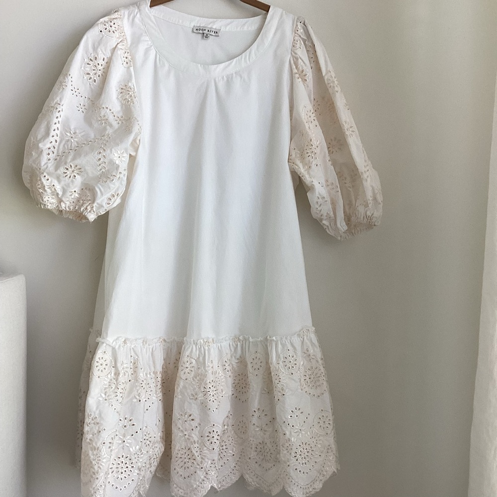 Moon River Dress Womens 
Medium Ivory Embroidered Eyelet Puff Sleeves Feminine - Picture 3 of 14